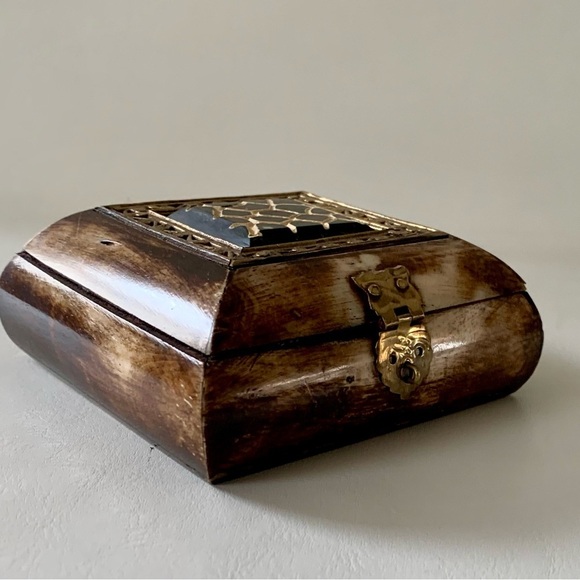 Vintage box made from bone and brass - Picture 12 of 12